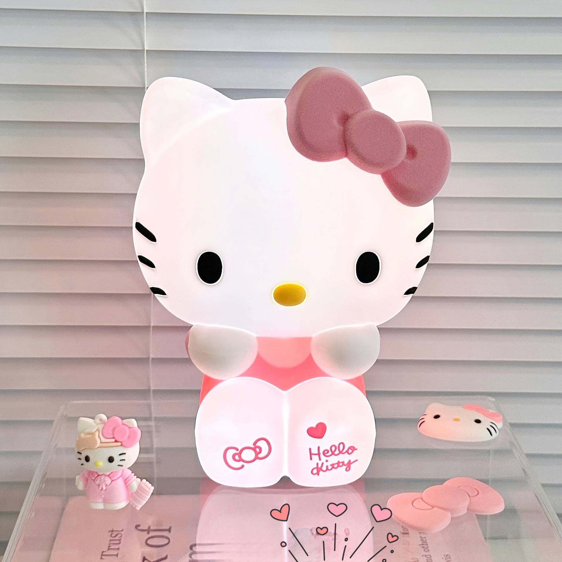 [Cute Hello Kitty] Sanrio Hello Kitty Pink USB Night Light | Cute Style Silicone Soft Touch 2-level Adjustable 3-Color Light Remote Control Built-in 1200mAh Battery Supports USB Charging For Decoration Bedroom Sleeping Daily Or Birthday Gifts