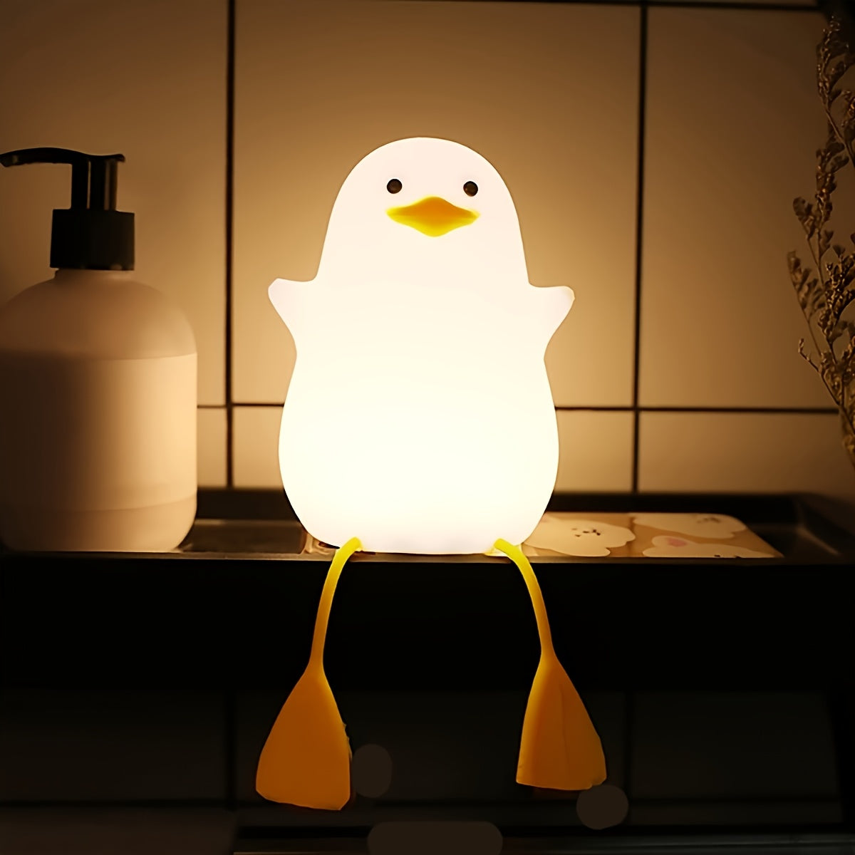 A Yellow Duck Night Light, a Fun Yellow Gull That Flaps Its Wings, a Phone Holder, a Rechargeable Night Lamp, Suitable for Bedrooms And Living Rooms, a Quirky Home Decoration, Perfect for Birthday And Easter Gifts.