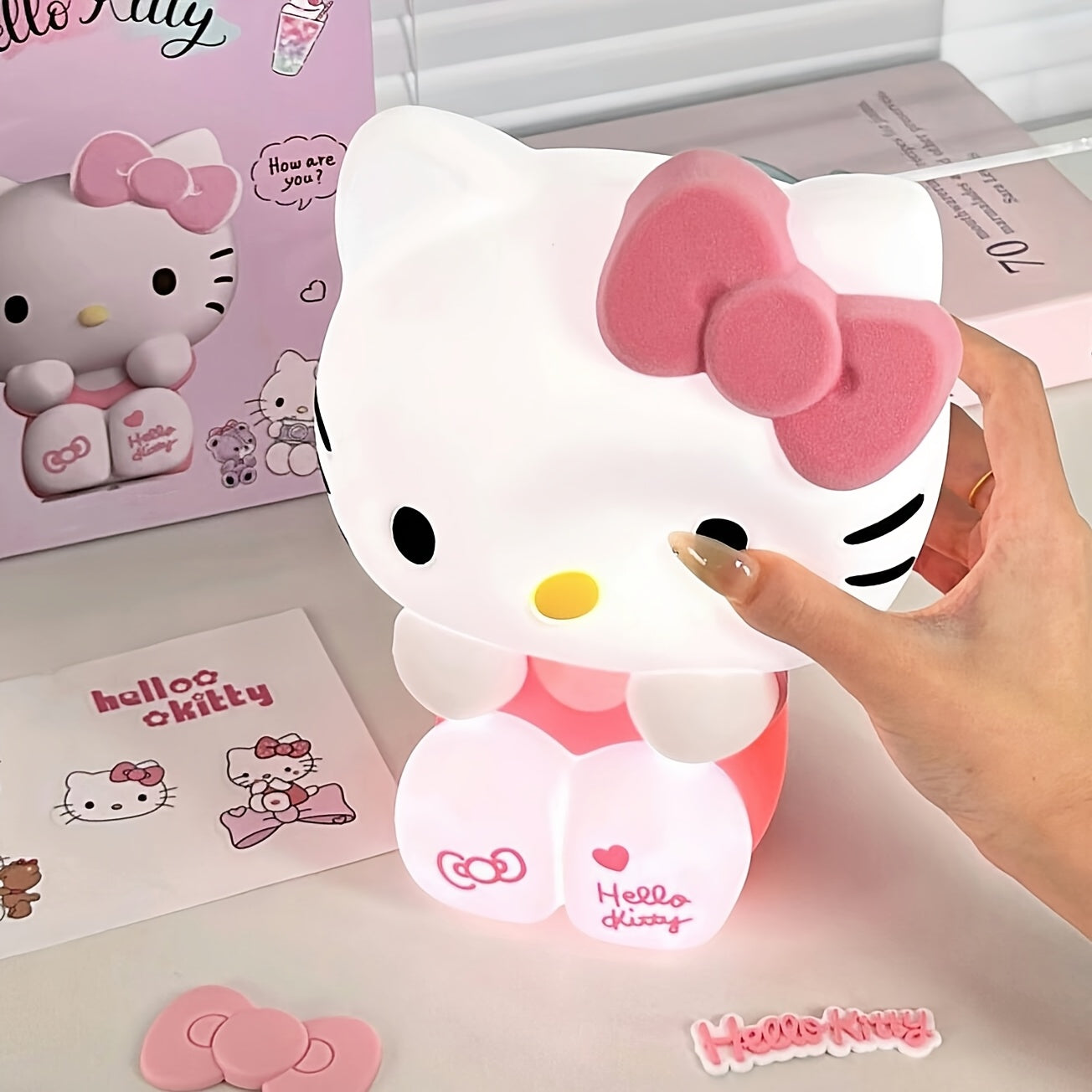 [Cute Hello Kitty] Sanrio Hello Kitty Pink USB Night Light | Cute Style Silicone Soft Touch 2-level Adjustable 3-Color Light Remote Control Built-in 1200mAh Battery Supports USB Charging For Decoration Bedroom Sleeping Daily Or Birthday Gifts