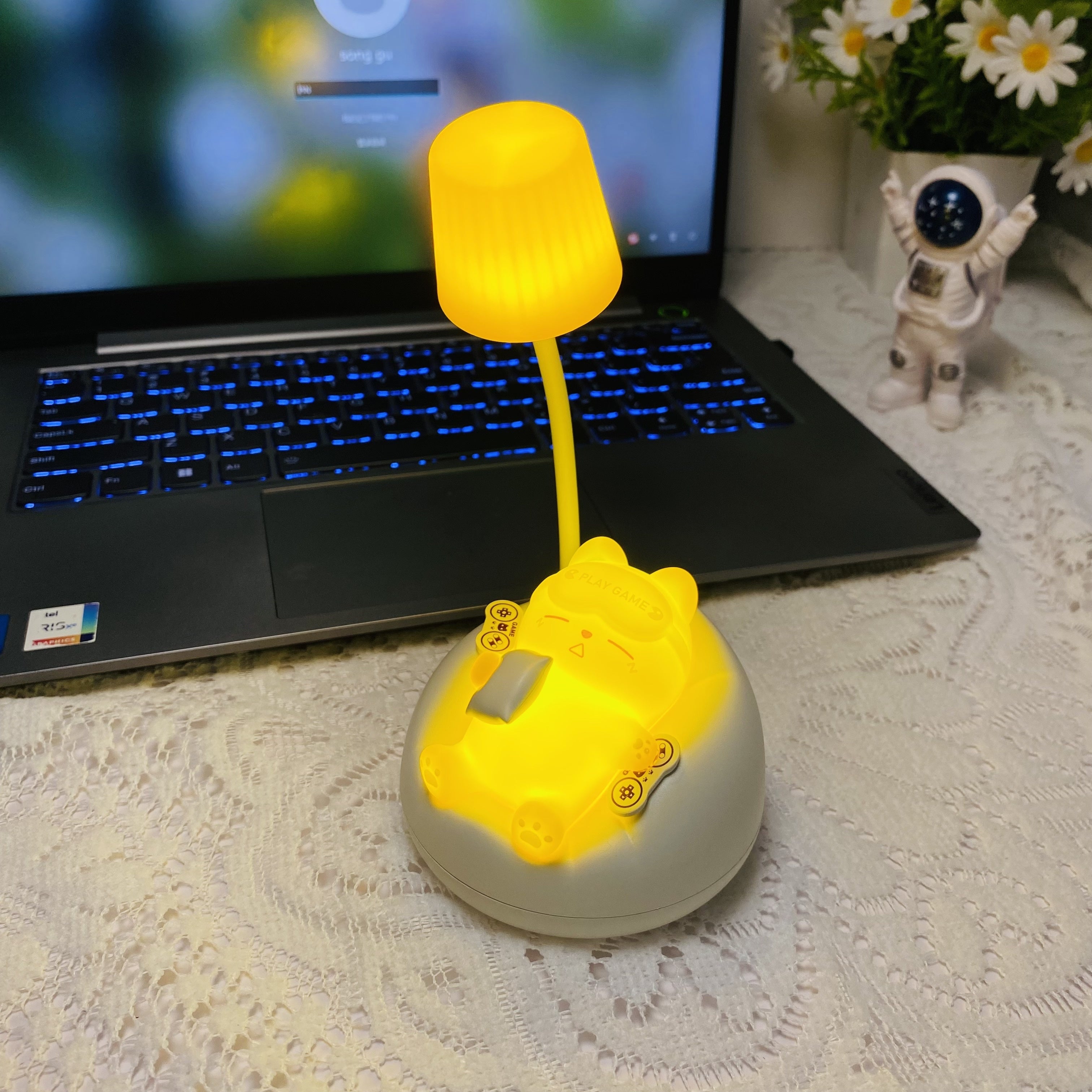1pc cute sleeping cat style pat lights, USB charging atmosphere decorative lights, study office pat decoration table lights, bedroom atmosphere with sleeping lights, Thanksgiving, back-to-school season, birthday, New Year, holiday gift table lights for